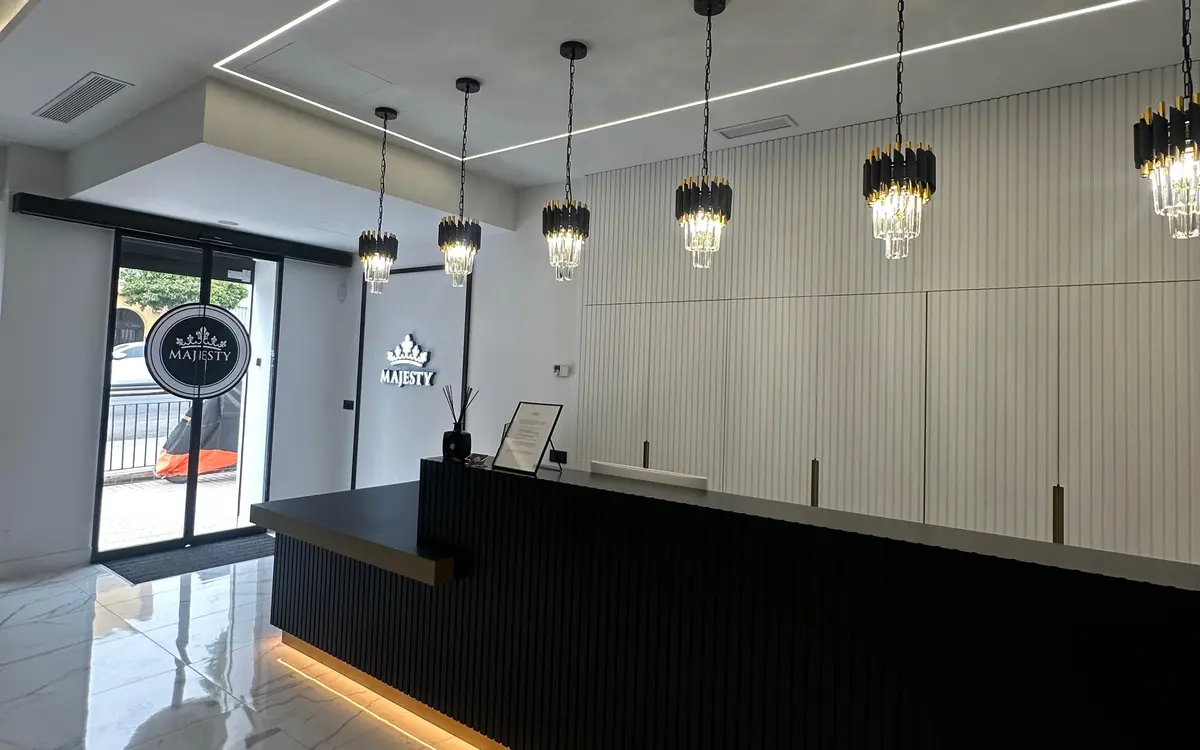Recepción de Clínica Majesty en Bormujos